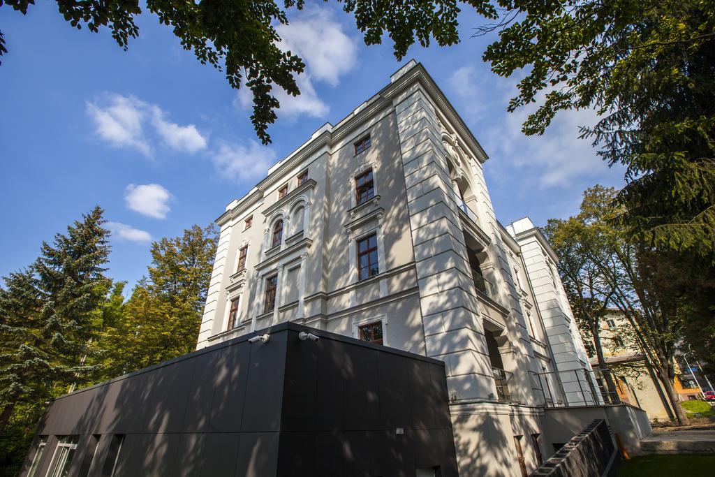 Hotel Alhambra Ladek-Zdroj Bagian luar foto