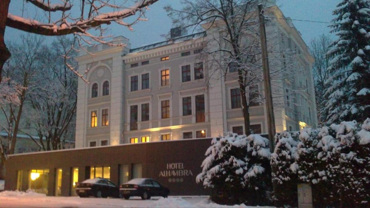 Hotel Alhambra Ladek-Zdroj Bagian luar foto